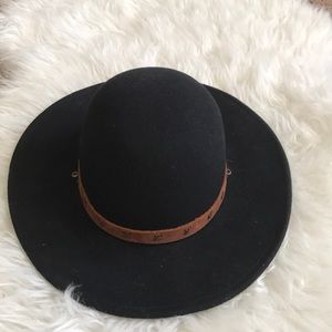 Brixton round brim hat
